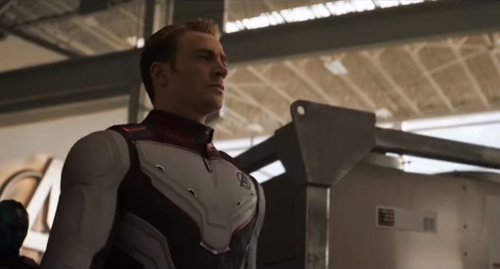 cap com o novo trajes dos vingadores 4 ultimato