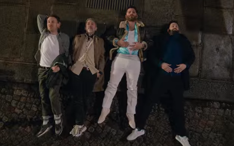 Supermachos: Uma Comédia Francesa que Desafia Estereótipos de Masculinidade