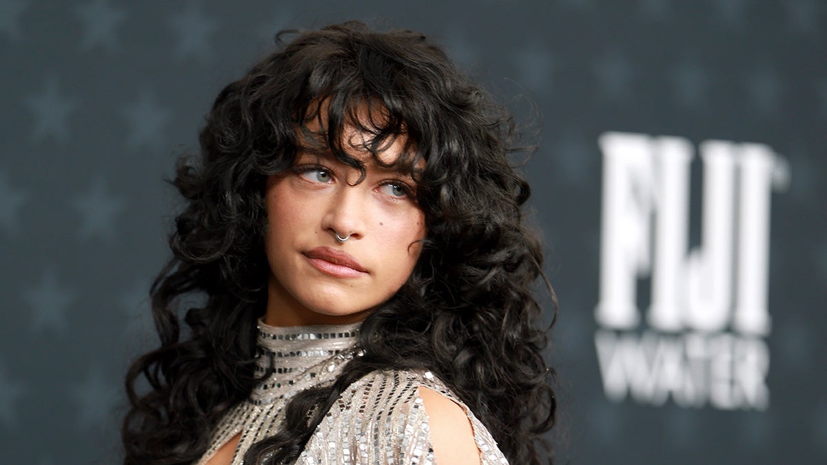 Odessa A’zion revela retirada de Sean Durkin após alegações de lavagem de dinheiro - Featured Image