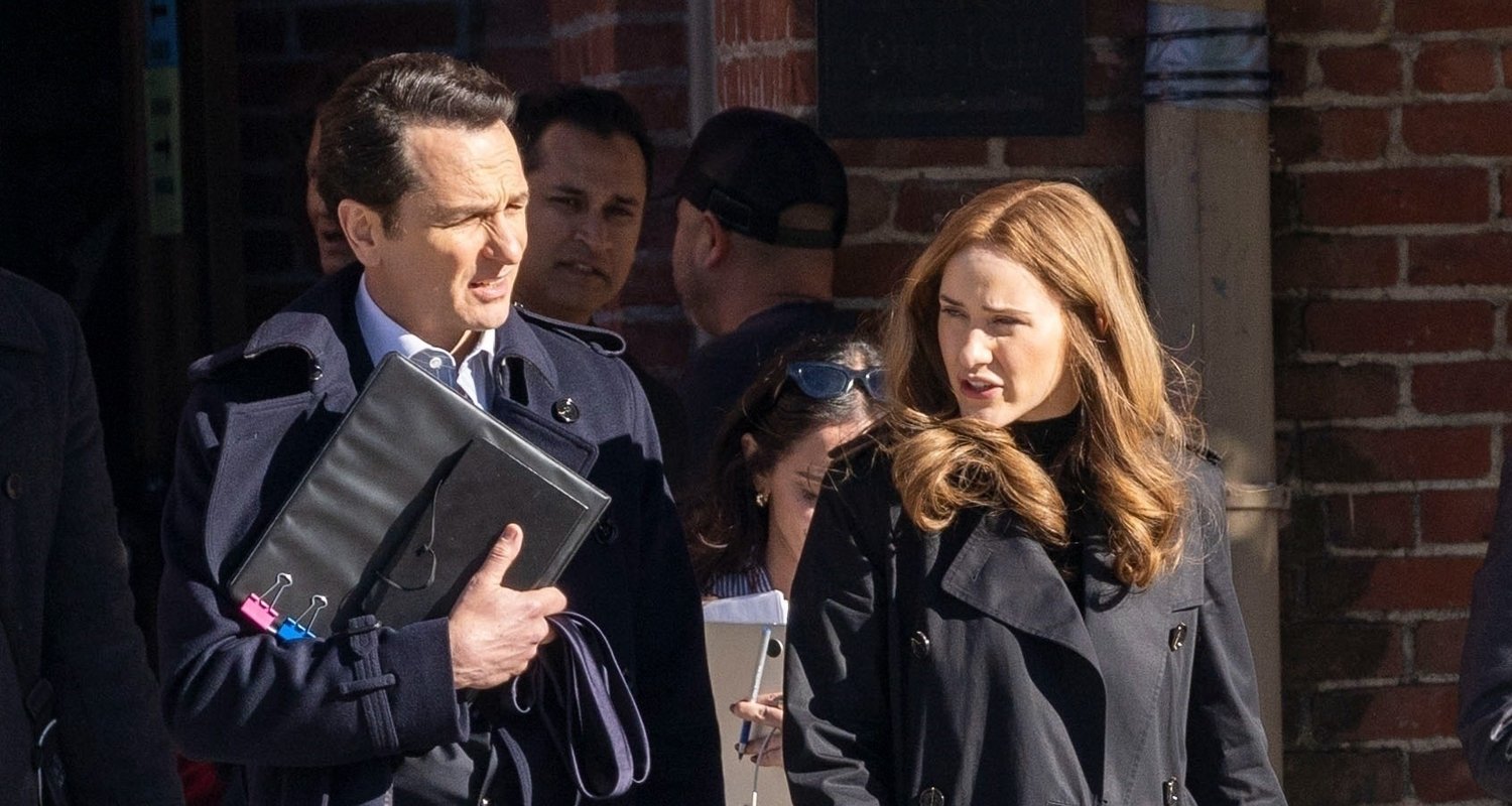 Rachel Brosnahan e Matthew Rhys gravam "Presumably Innocent" 2ª temporada em Los Angeles: suspeito inocente e celebridades em destaque - Featured Image