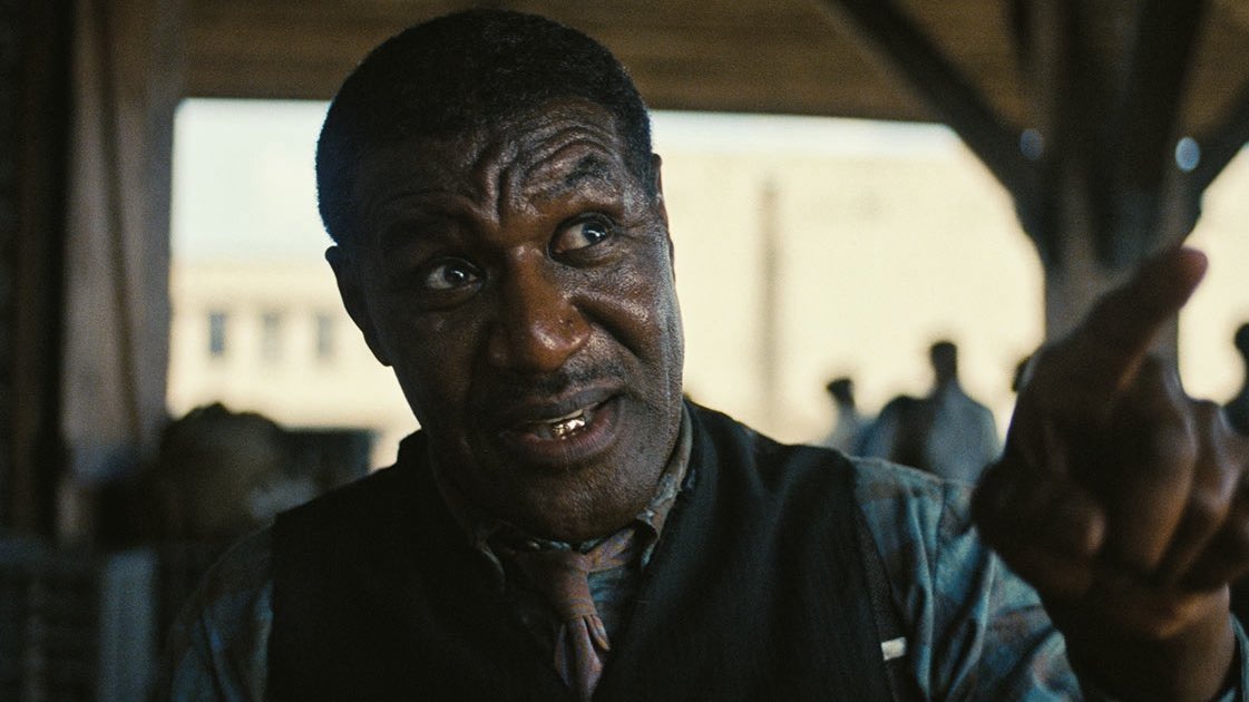 Delroy Lindo conquista Oscar 2026 de Melhor Ator Coadjuvante em "Pecadores" - Featured Image