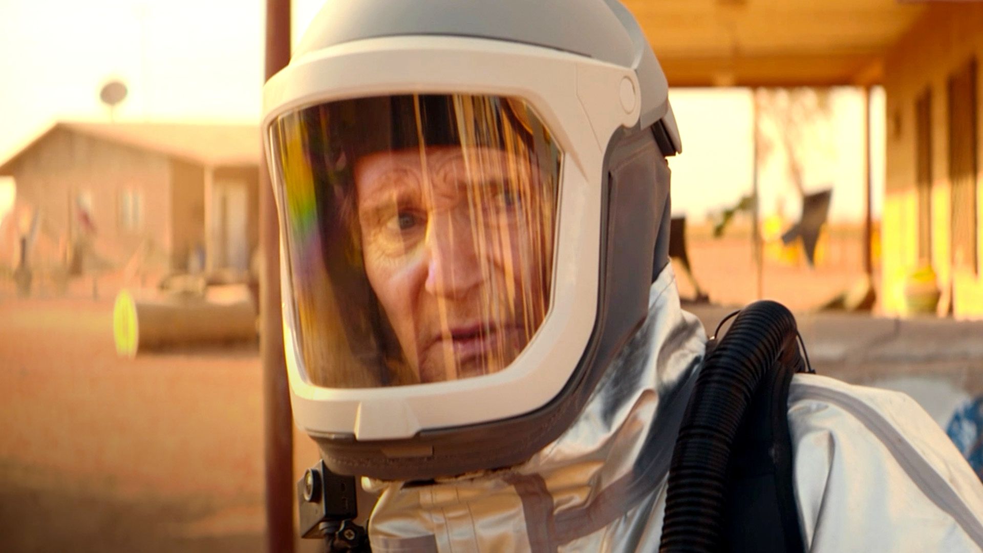 Liam Neeson estreia filme de ficção científica R-Rated com 95% no Rotten Tomatoes - Featured Image